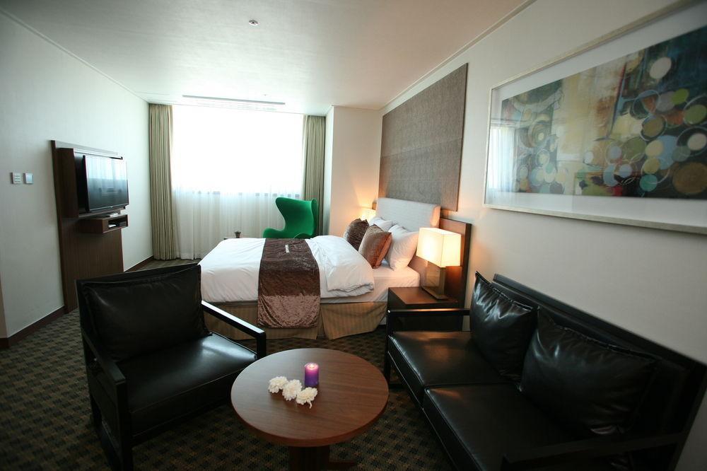 Hyunjin Tourist Hotel Тонге Екстер'єр фото