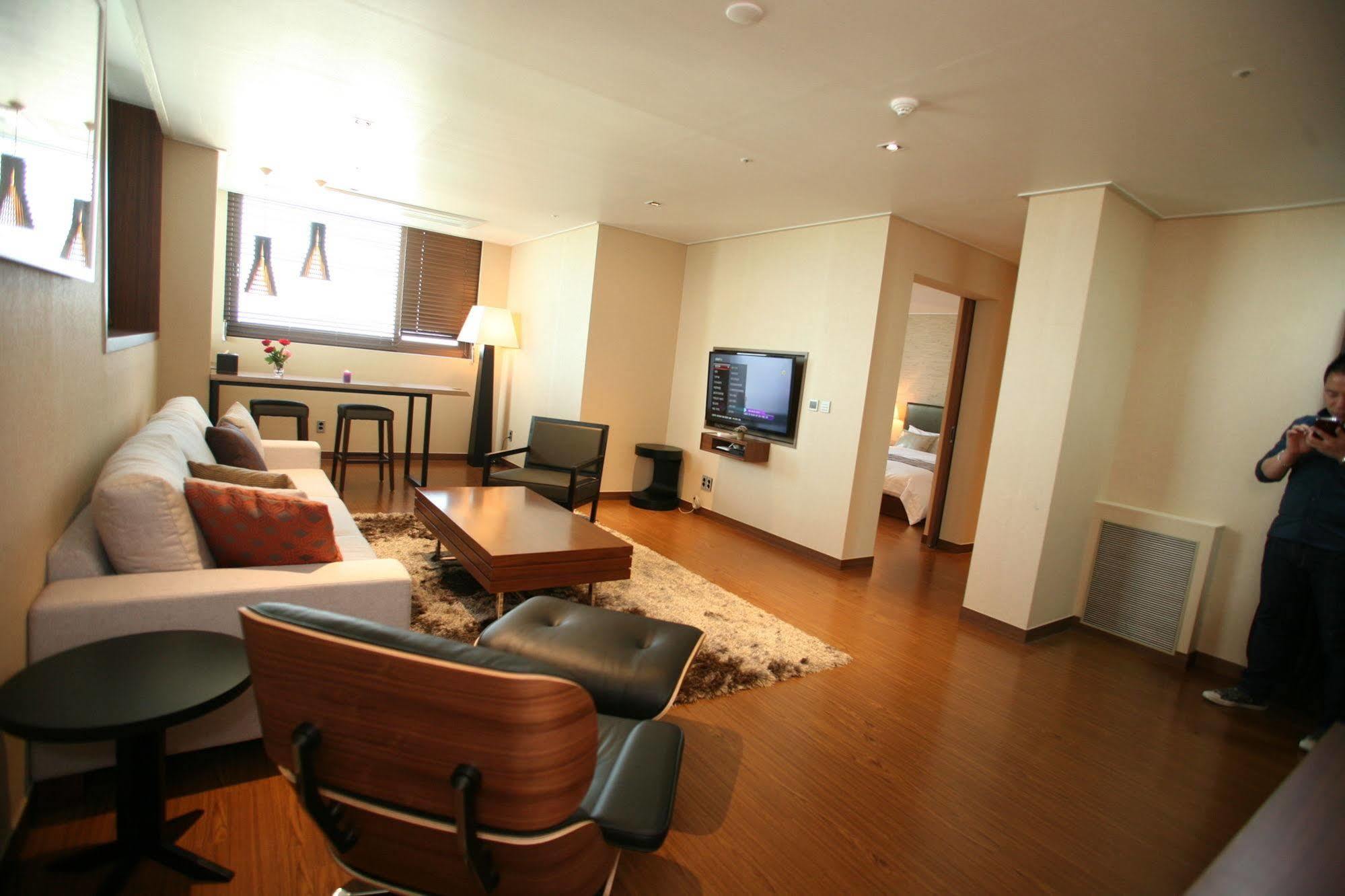 Hyunjin Tourist Hotel Тонге Екстер'єр фото