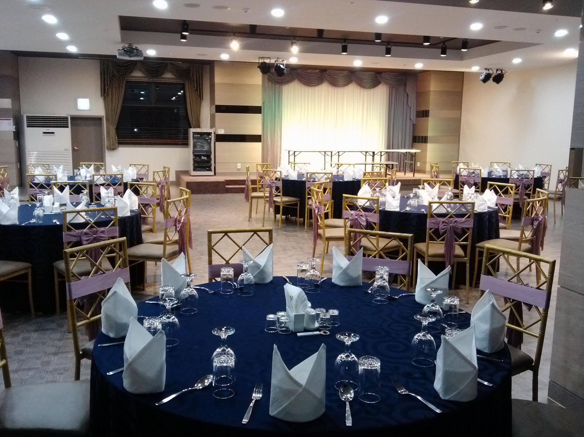 Hyunjin Tourist Hotel Тонге Екстер'єр фото